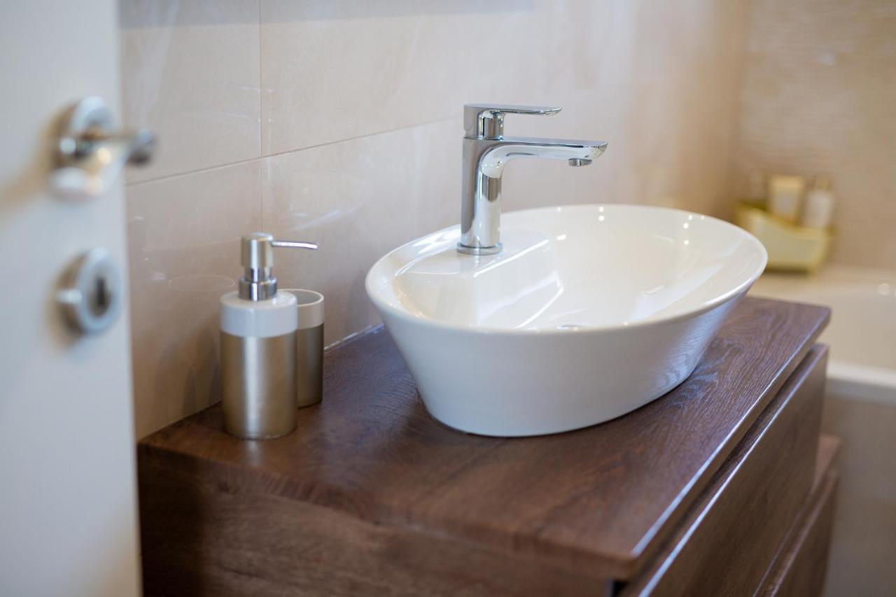 Luxury Apartments Villa Stina Pinezići エクステリア 写真